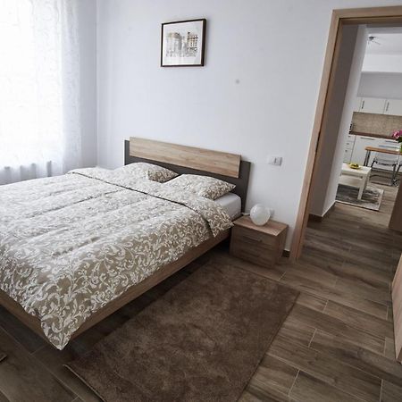 At Central Apartments Бухарест Екстер'єр фото
