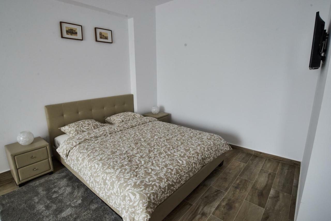 At Central Apartments Бухарест Екстер'єр фото
