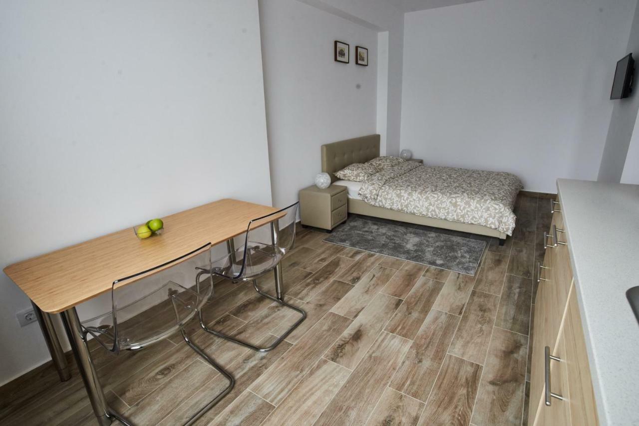 At Central Apartments Бухарест Екстер'єр фото