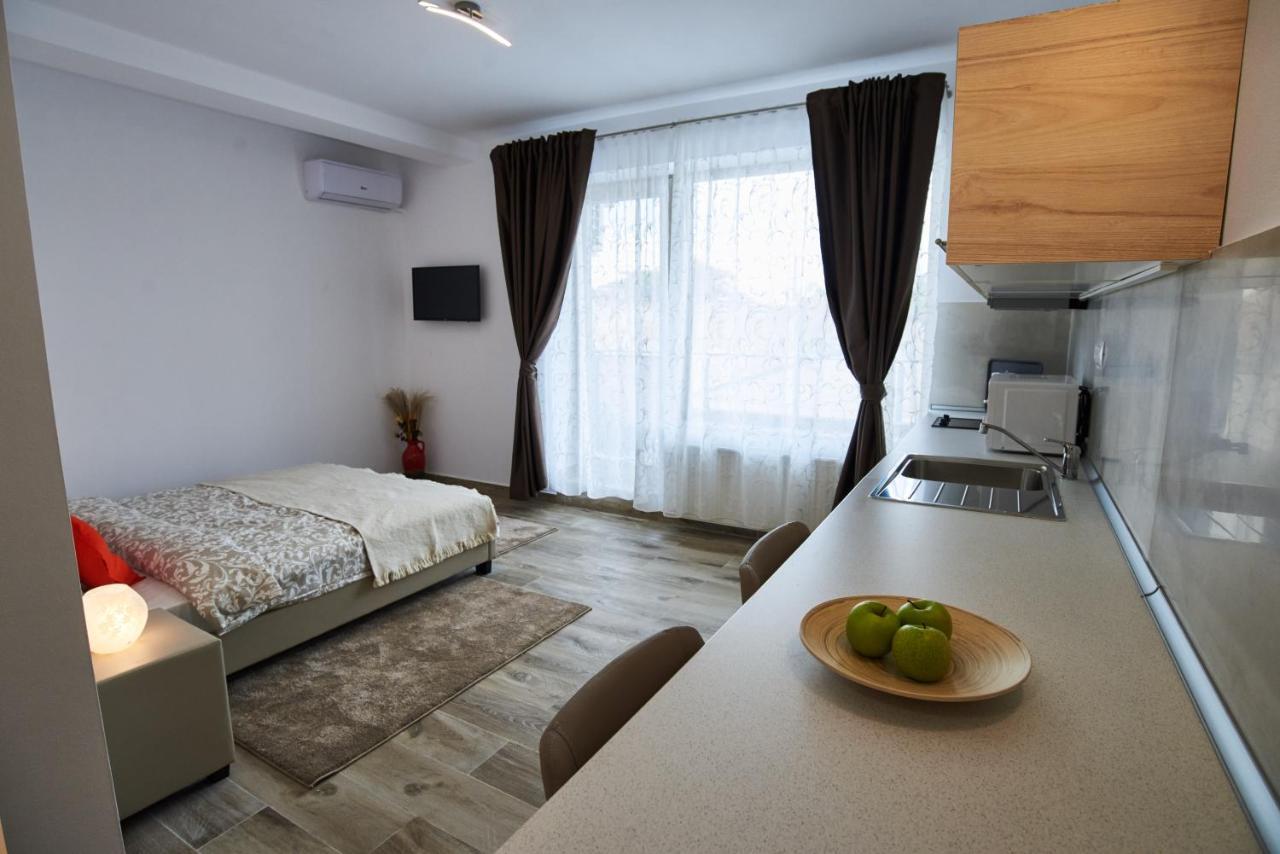 At Central Apartments Бухарест Екстер'єр фото