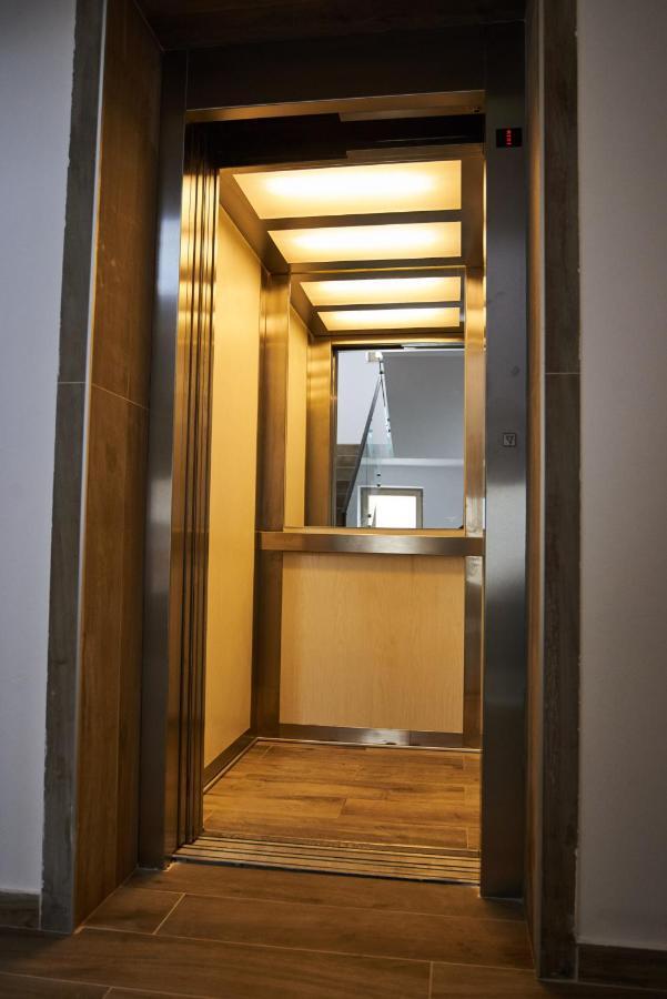 At Central Apartments Бухарест Екстер'єр фото